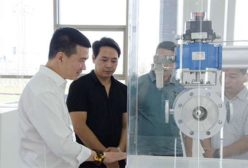 熱點(diǎn)新聞 | 溫州市「互看互學(xué)」標(biāo)桿企業(yè)研學(xué)活動走進(jìn)力諾交流學(xué)習(xí)